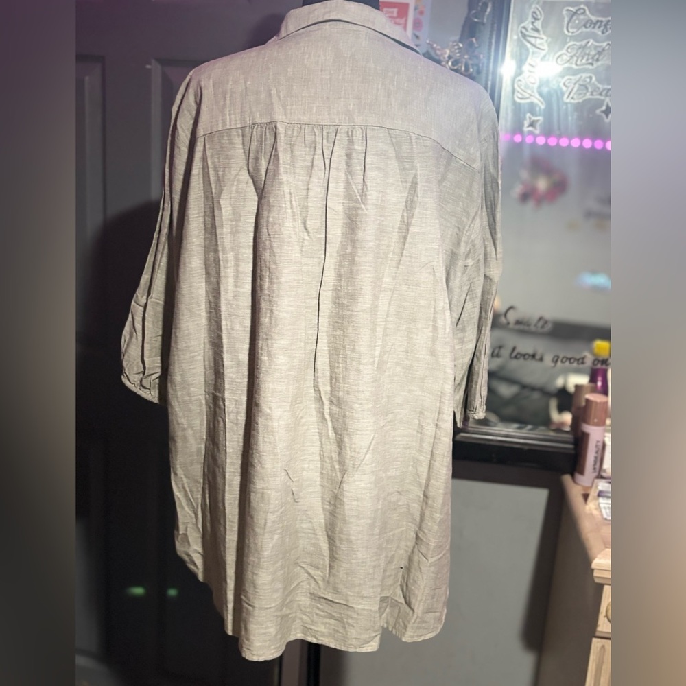 Uniqlo Premium Linen
Tunic - Picture 2 of 3